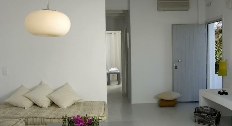Kapetan Tasos Suites - Photo2