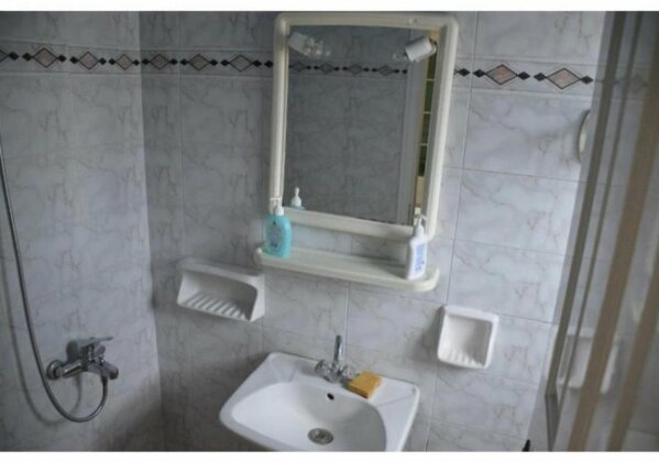 Kardoulis Rooms - Photo4