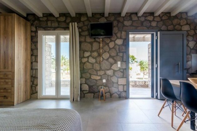 Kristen's Studio & Apartments - Photo4