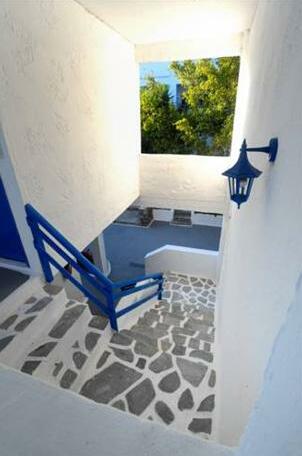 Lagada Beach Hotel - Photo2