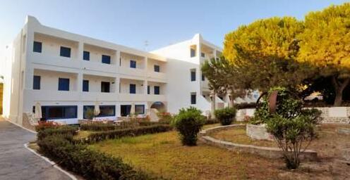 Lagada Beach Hotel - Photo3