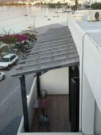 Malion Rooms Milos - Photo2