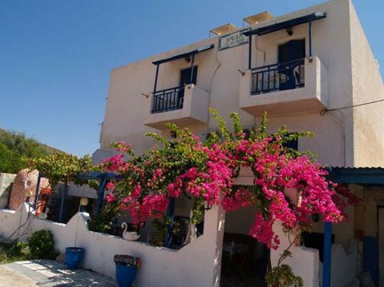 Mary Rooms Hotel Milos - Photo4