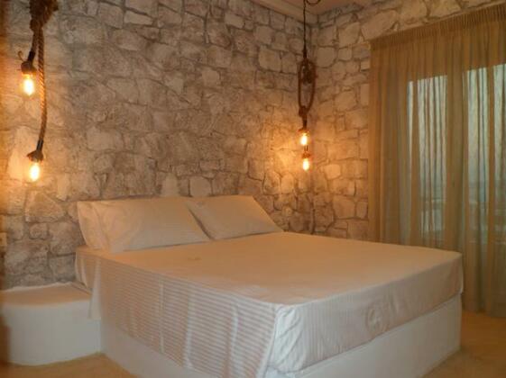 Milo Milo Suites - Photo5