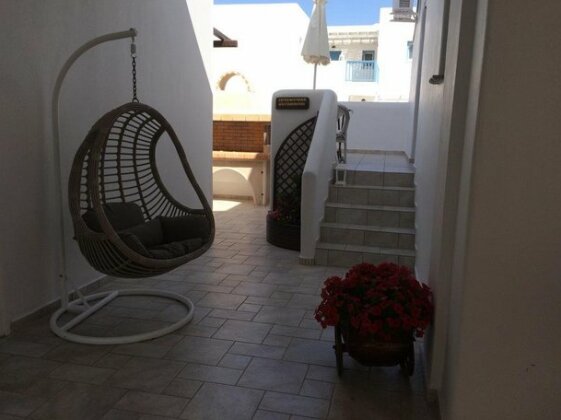 Niriides Milos - Photo2