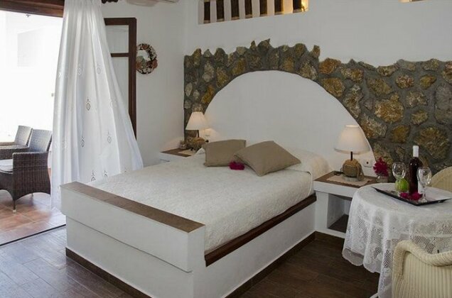 Niriides Milos - Photo5