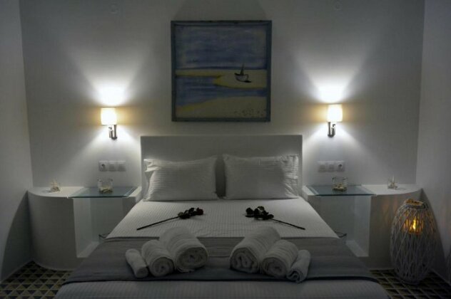 Pier's House at Pollonia - Photo4