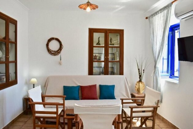 Renas Cycladic House - Photo5