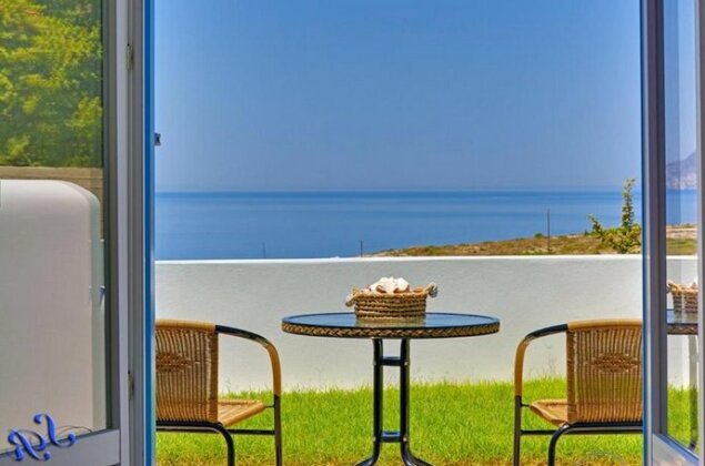Sarakiniko Rooms - Photo2