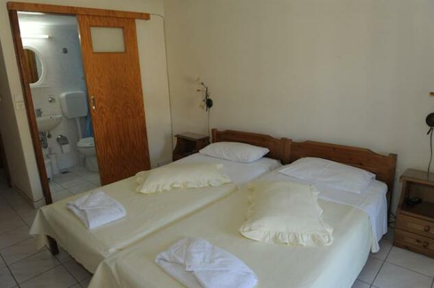 Tassoula Rooms - Photo2