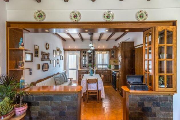 Traditional House Milos - Photo2