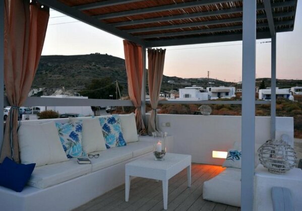 Traditional Waterfront House - Photo3