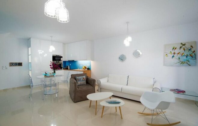 Moments Villa - Photo5
