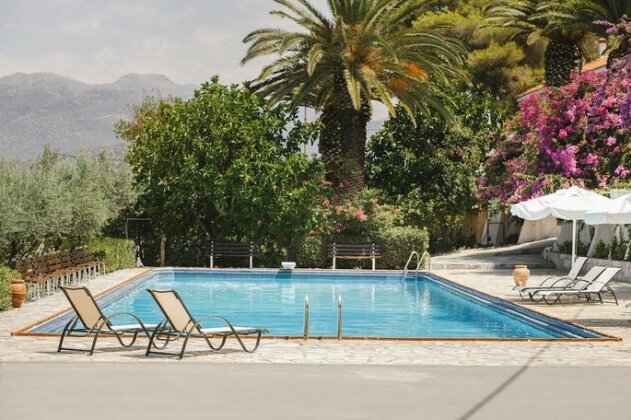 Douka Sea Front Residencies - Photo2
