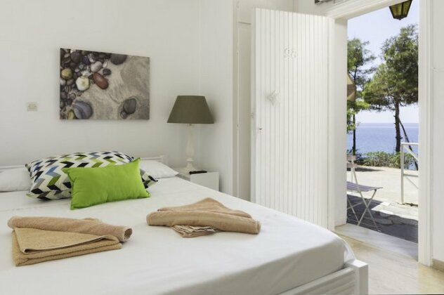 Douka Sea Front Residencies - Photo4