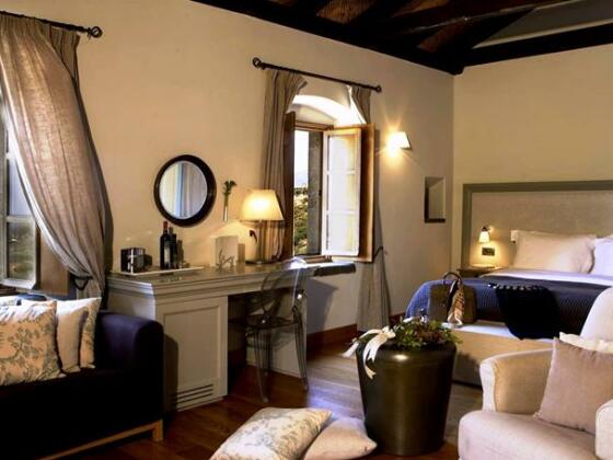 Kinsterna Hotel - Photo3