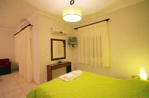 Rougas Apartments - Photo2