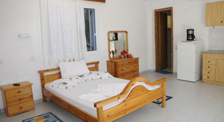 Zachos Rooms - Photo2