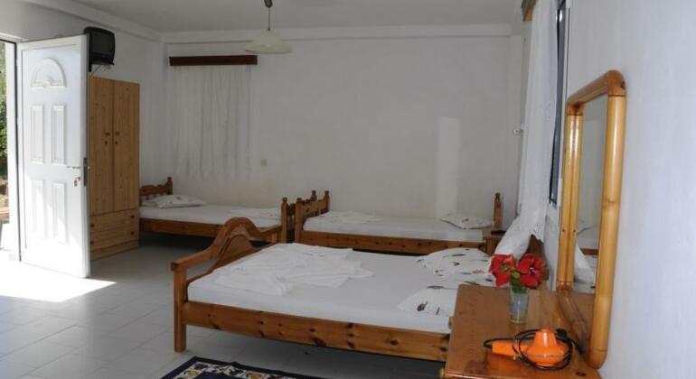 Zachos Rooms - Photo3