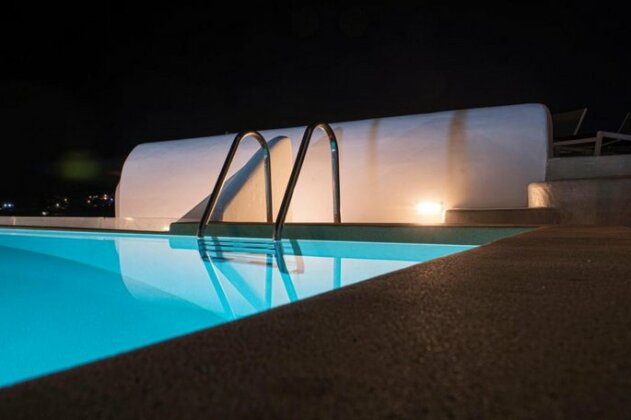 Brand new Myconian house with swimming pool - Photo3