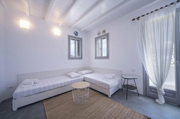 Brand new Myconian house with swimming pool - Photo4