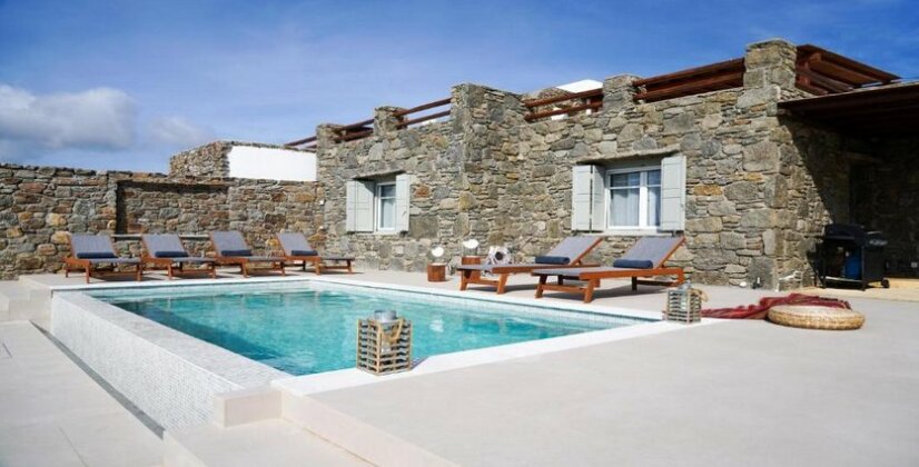 Gorgeous Cycladic Ortus Navy Villa with POOL 3bed & 2bath Sleeps 5 - Photo2