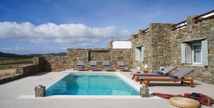 Gorgeous Cycladic Ortus Navy Villa with POOL 3bed & 2bath Sleeps 5 - Photo4