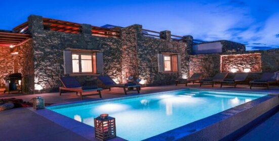 Gorgeous Cycladic Ortus Navy Villa with POOL 3bed & 2bath Sleeps 5