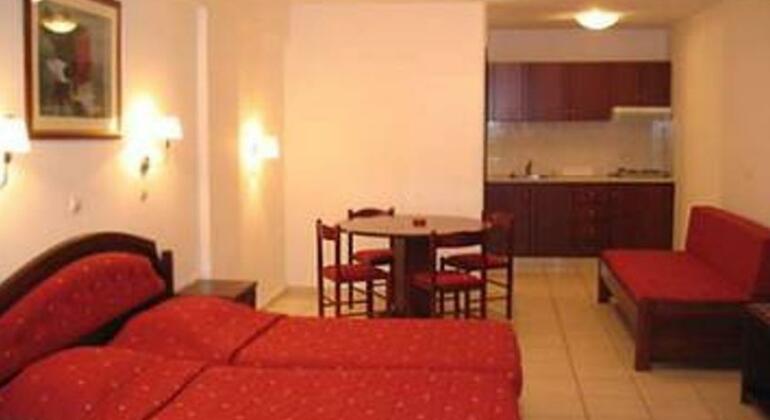 Laka Studios & Suites - Photo3