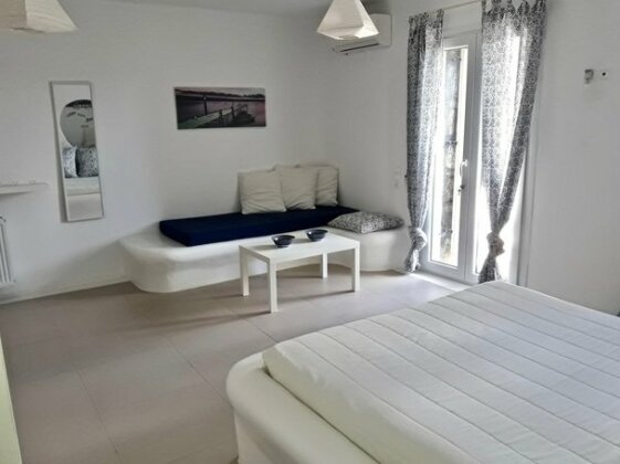 Live&Travel Villas and Apartments - Photo4