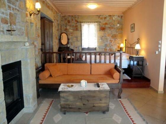Klymeni Traditional Homes - Photo3