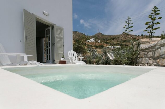 Aeolos Luxury Villas & Suites - Photo3