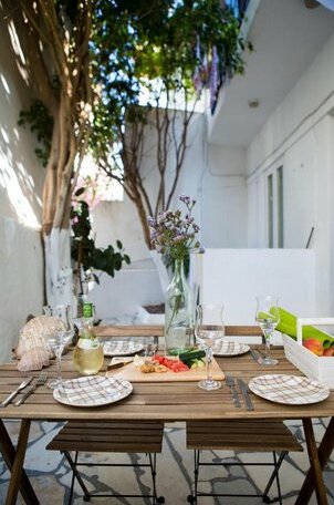 Manolia Apartments - Photo2