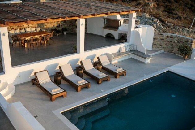 Naxos Skyline Deluxe Villas