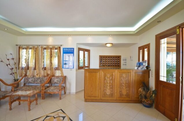 Birikos Hotel & Suites - Photo3