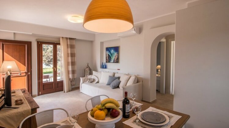 Gratsias Luxury Apartments - Photo2