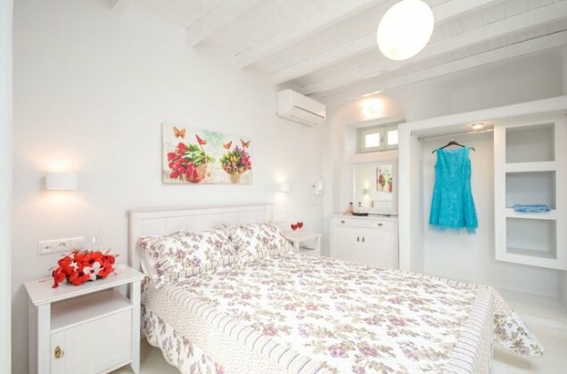 Naxian Queen Luxury Villas & Suites - Photo3