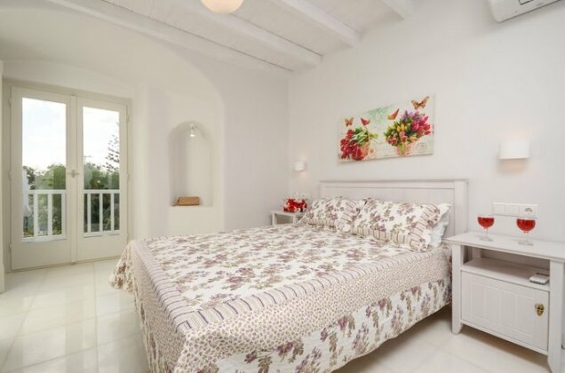 Naxian Queen Luxury Villas & Suites - Photo4