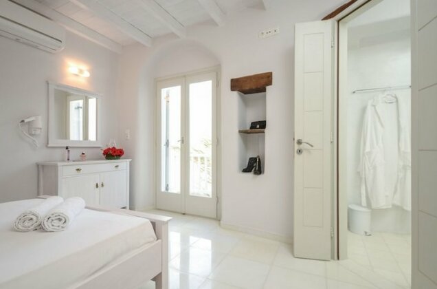 Naxian Queen Luxury Villas & Suites - Photo5