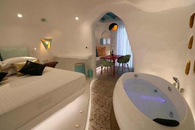 Naxos Cave Suites - Photo2