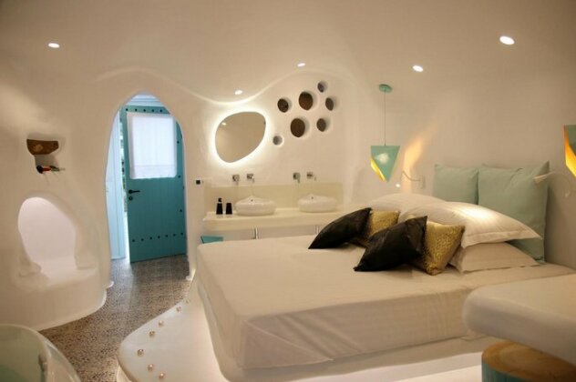 Naxos Cave Suites - Photo3