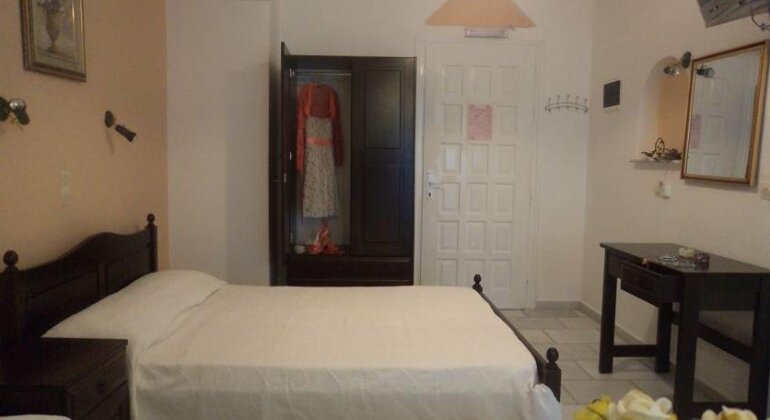 Sea View Apartments & Studios - Photo3