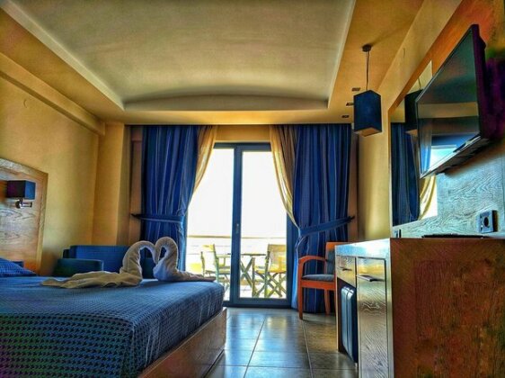 Aegean Blue Beach Hotel - Photo4