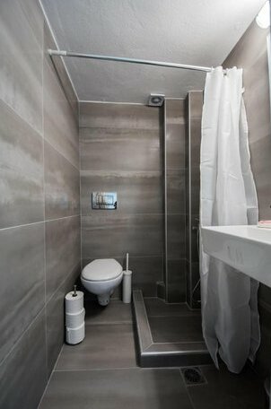 Chelona Apartments - Photo4