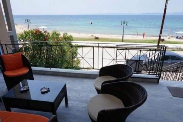 Amazing Beach House 100sqm In front of the Sea - Photo2