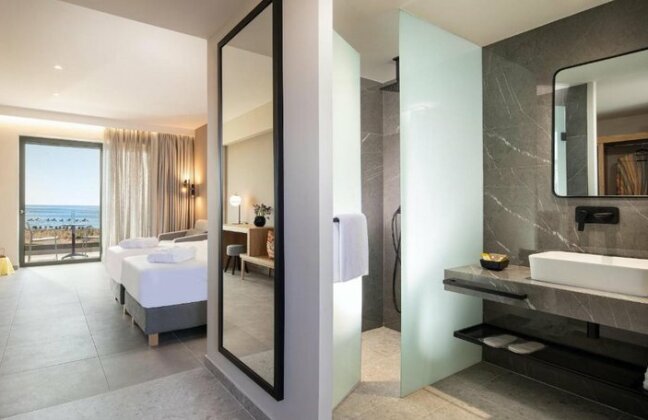 Portes Lithos Luxury Resort - Photo5