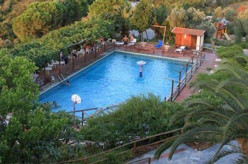 Athorama Hotel - Photo2