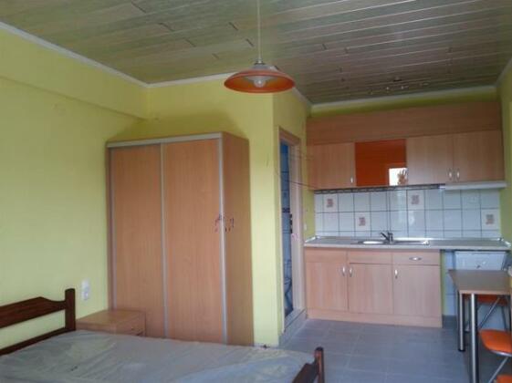 Maria Rooms Nea Vrasna - Photo5
