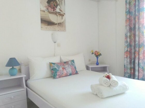 Neapoli Rooms - Photo3