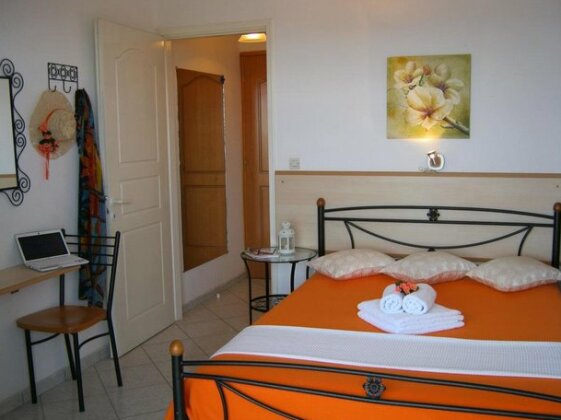 Neapoli Rooms - Photo5